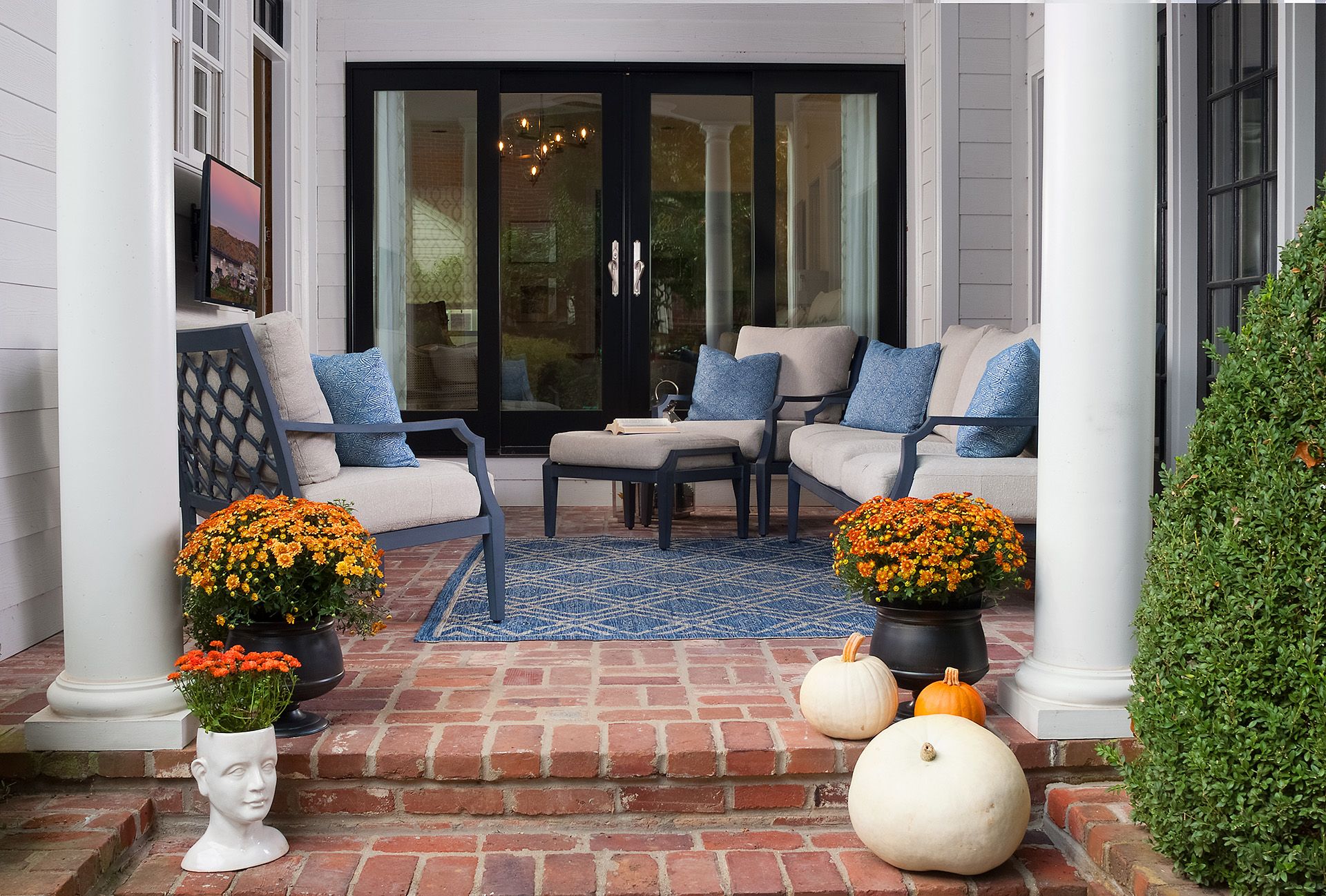 Fall florals and mums for outdoor decorating