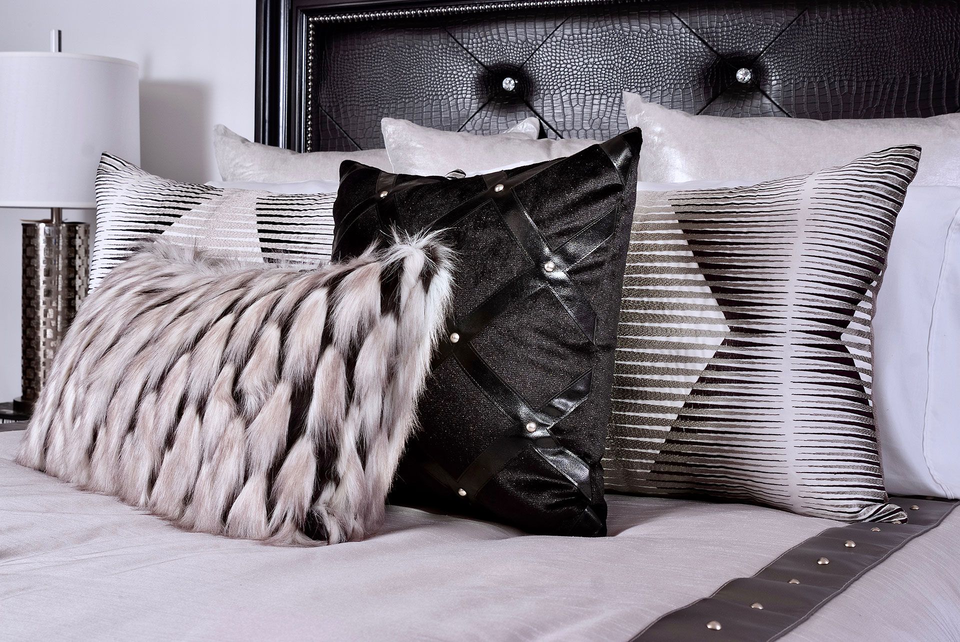 Black and white bedroom accessories