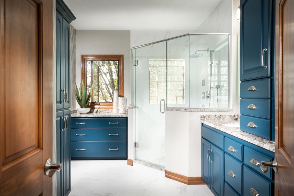 Incorporating color into this new guest bathroom design