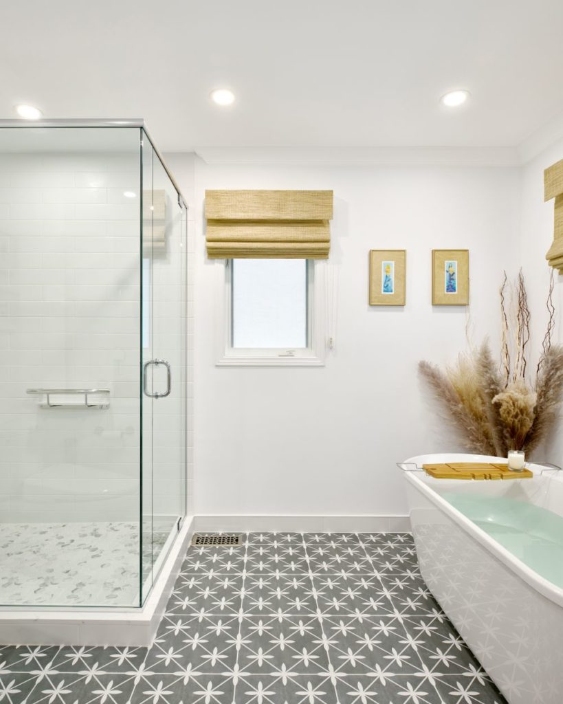Showers and bathtubs in bathroom renovations